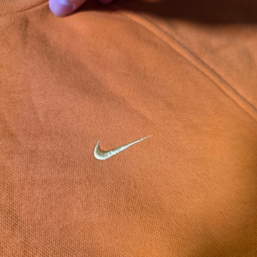 Nike Mens L Sweatshirt Orange Raglan Crewneck Embroidered Mini Swoosh Fleece